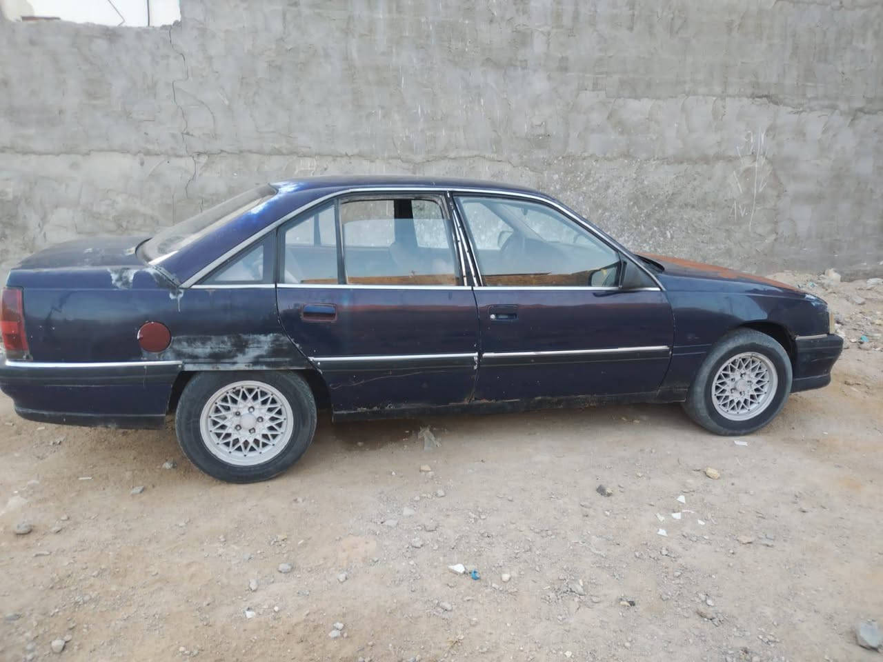 للبيع اوبل اوميكا سياره جاهزه من كلشي مكينه وكير وحداديه العنوان نجف بلكوفه راعيه ماندله ابيع كوم حديد ***********
