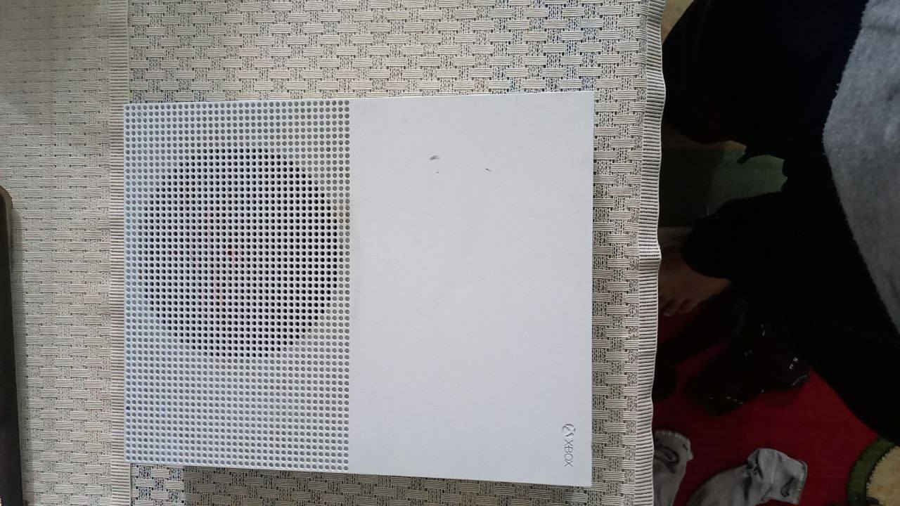 Xbox one s لوك ستيكر تيرا
مع كامل الملحقات جويستك و اسلاك الجهاز بيه اشتراك كيم باس شهر تقريبا
بيه
كراند 
فورت نايت
فورزا 5
كول اوف ديوتي mw2
Power wash 
Mechanic Simulator 2021
تومب رايدر 
وبعد بي مساحه
السعر 160 الف بس


**إذا كنت صاحب هذا الإعلان وتريد حذفه لأي سبب، رجاءا أرسل رسالة إلى الدعم الفني**