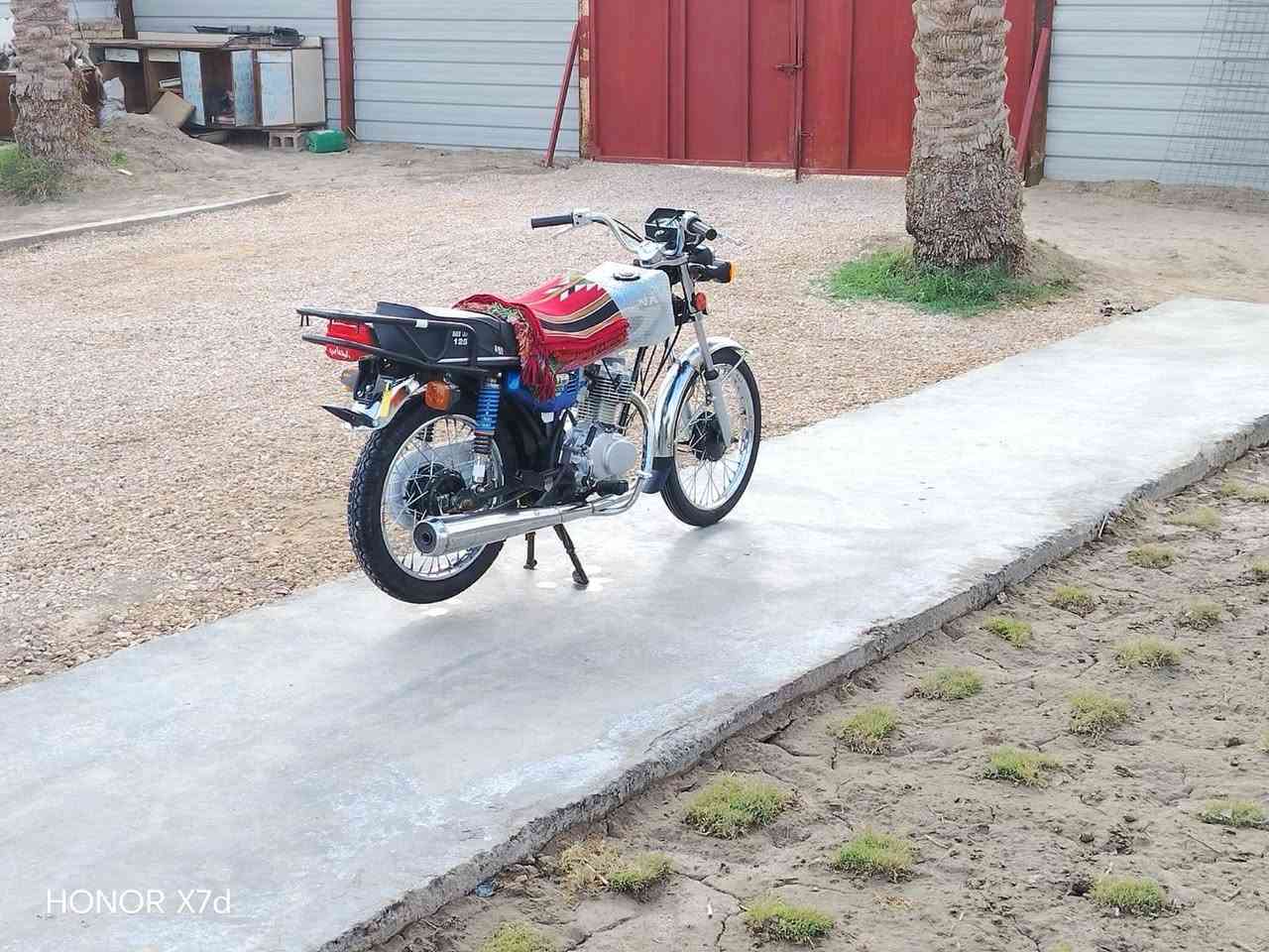 شباب دراجه نامه شلامجه بلادللبيع اومراوس موديل 22 اوراق اصولي دراجه كهربائيات كلها شغاله ما ناقصها برغي  محرك مفتوح ولفات فقط والباقي كفاله دراجه  السعر خاص والشراي بي خير ويدلل والاستفسار على هذا الرقم *********** بي واتساب مكان بابل القاسم
