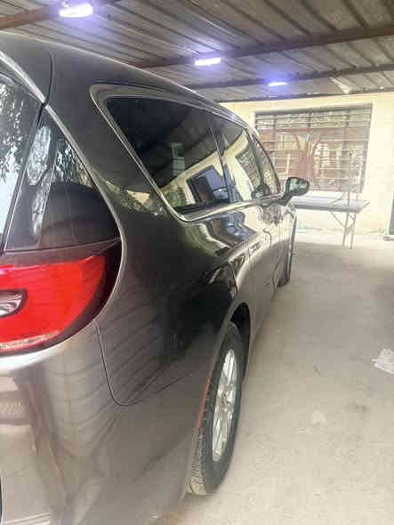 السلام عليكم للبيع
كلايسلر باسفيكا موديل 2023
سيارة عائلية وحلوة ومرتبة... 
الرقم شمالي أربيل ... تحويل ثاني يوم
أمريكي حادثها بنيد تبديل 
جاملغ بارد وتكحيل وبارد بالجاملغ الخلفي وتكحيل بسيط
مكانها السيارة بغداد
مواصفات فول عدا الفتحه
تبريد 3 قطع
بصمه تشغيل عن بعد
كشنات جلد
خزن حركات كشن السايق
رادارات امامي خلفي
حساسات خلفيه 
البيبان كهرباء
بردات بلادي
تحكمات ستيرن
مانع انزلاق
مثبت سرعة
سايد بيرك دكمة 
صور الحادث بالمنشور
ترقيم جديد هذا الاسبوع الفات
 ابو عبد :***********
