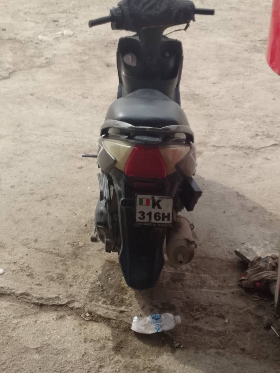 سلام عليكم دراجه سيام البيع دراجه نضيفه بس ريدله ترتيب قليل دراجه مكينته جيده سلف كهربيات شغاله سعر 250او بيه مجال شراي يتصل عله رقم يوجد وتساب ***********
