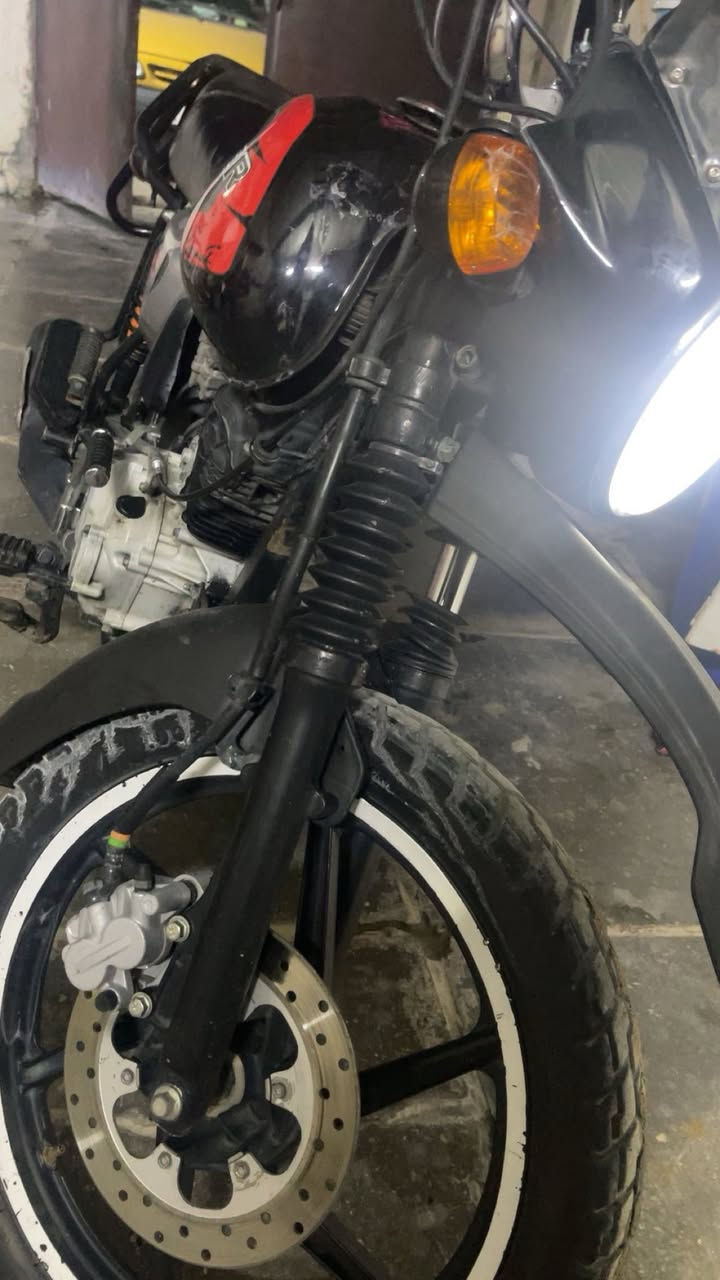 السلام عليكم دراجه بوكسر 2023جبلي دراجه نضيفه يرادلها ترتيب  السعر (1500) وبيها مجال  مكاني بغداد  أورقهاكامله 
***********
