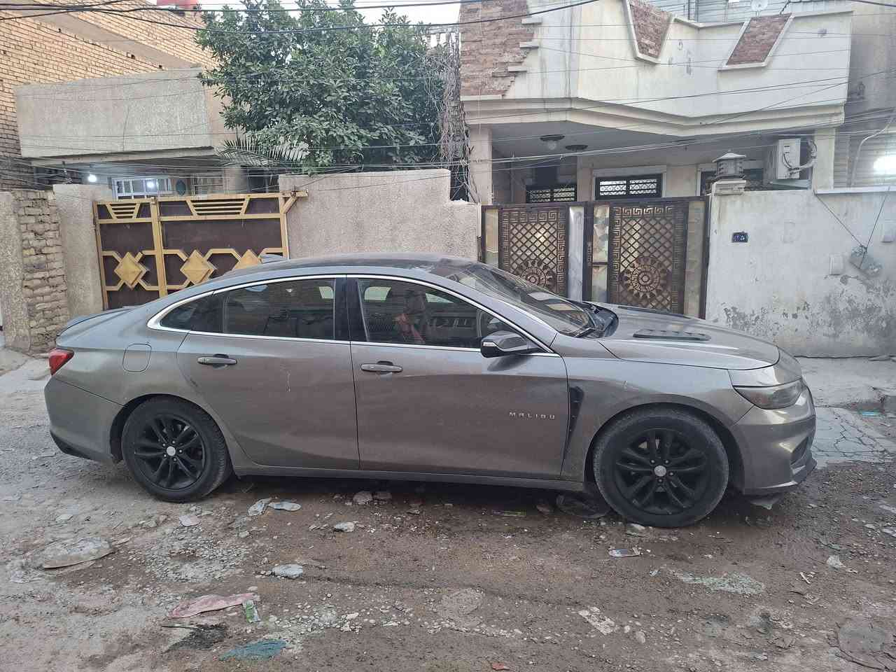 السلام عليكم 
شوفرليت ماليبو 2018 للبيع  
السيارة بسمي رقم بغداد الدولي الجديد وهزة جديدة السيارة كاملة وعلى ايدي تبريدها ثلج
السيارة مواصفات LT يعني 6 بصمات لايتات زنون تبريد قطعتين وباقي مواصفات الماليبو المعروفة 
وبيها منضومه غاز 60 لتر جديده توني شادها مكاني البياع حي التراث
السيارة مسويلها سونار عند المندلاوي وكل التفاصيل واضحة
السعر 105
***********

