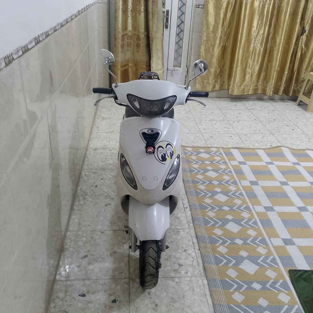 دراجة ماكس ياباني سرعة 90 مكينه بلاديه ما مفتوحة ابد ناعمه شلعه قويه كهرباء كوله شغال رقمي  *********** بغداد بياع شهداء سعر 250
