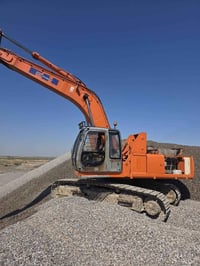 فيات هيتاشي 350 موديل 2002 رقم اربيل سنوية جديدة 07824028877