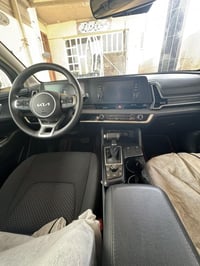 اخوان  كيا سبورتج موديل 2023  ماشية 16 الف  حادثها فقط طخة بلبنيد  بسي...