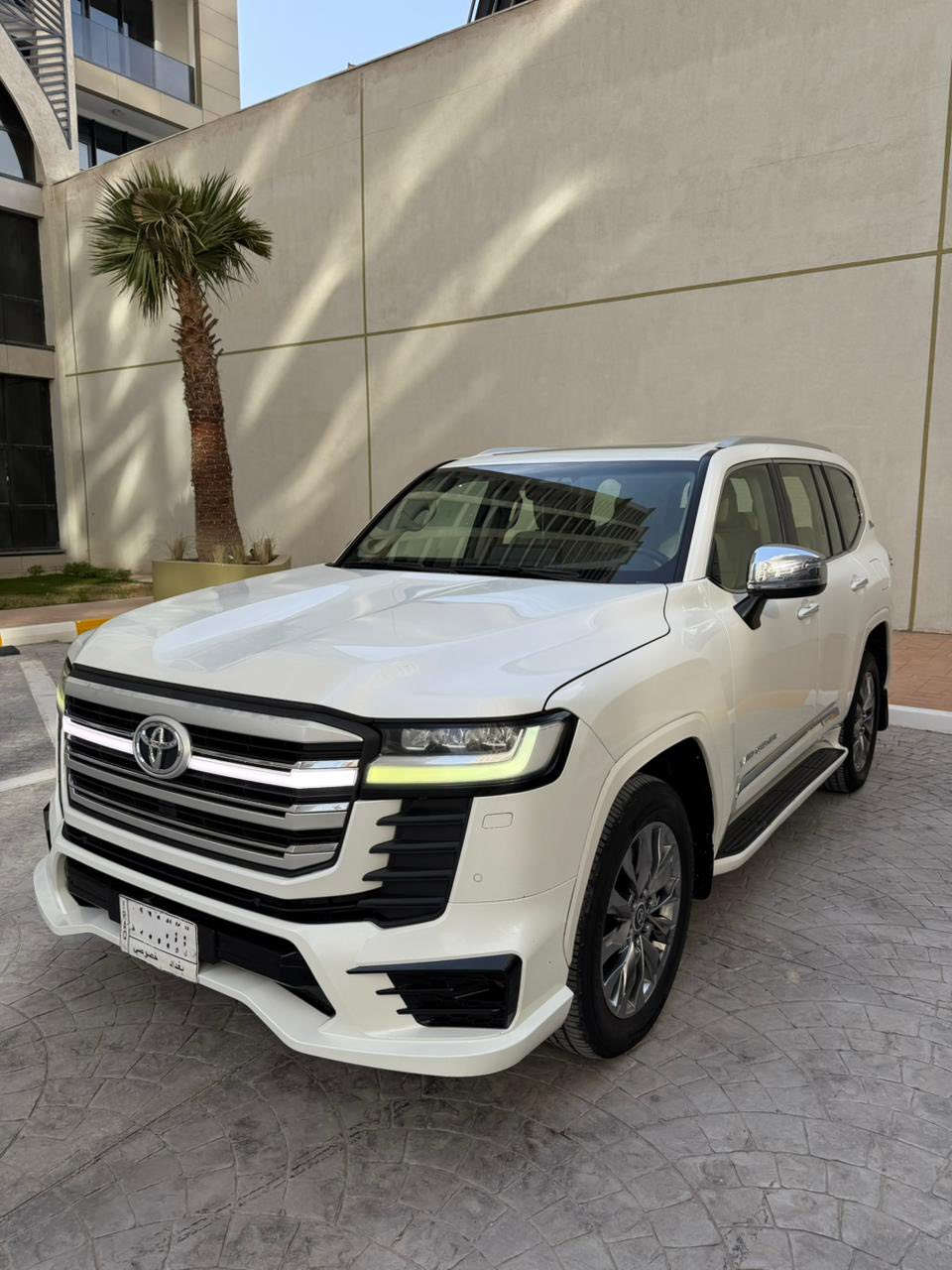 السلام عليكم 
لاندكروز ٢٠٢٢ vx بريم رقم بغداد السياره بيها مكانات بارد بسيطه فقط السعر 570$ 
***********
