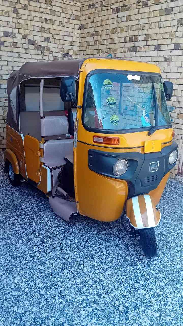 اسلام عليكم تكتك ٢١ شهر ٤ سنويه
التكتك جاهزه الكشره كفاله ماعده رشه يم السكن 

فراش دوشمه تخم تاير مسجل تكتك جاهزه للأخير

مكينه لاتنقيص لاتبخير

المكان المجر الكبير 

السعر ٦ ونص وبيها مجال قليل 

الاستفسار ‎***********
