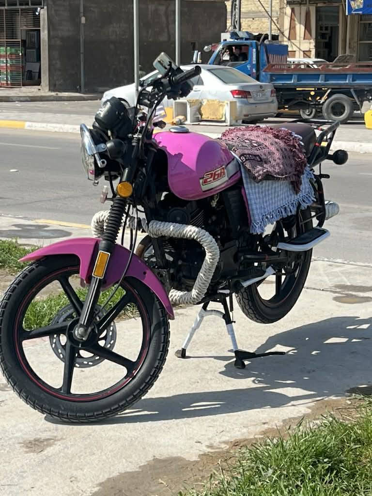 السلام عليكم
دايون نفخ موديل 23 
لون مميز وردي
اوراق اصولي 
دراجه كلشي بيها شغال شلعه ومعدل
نكرة سلف مابيه نقوصات مال جناي 
انضف من صورة بعد 
سعرها 1600 
الاستفسار 
***********
او خاص
