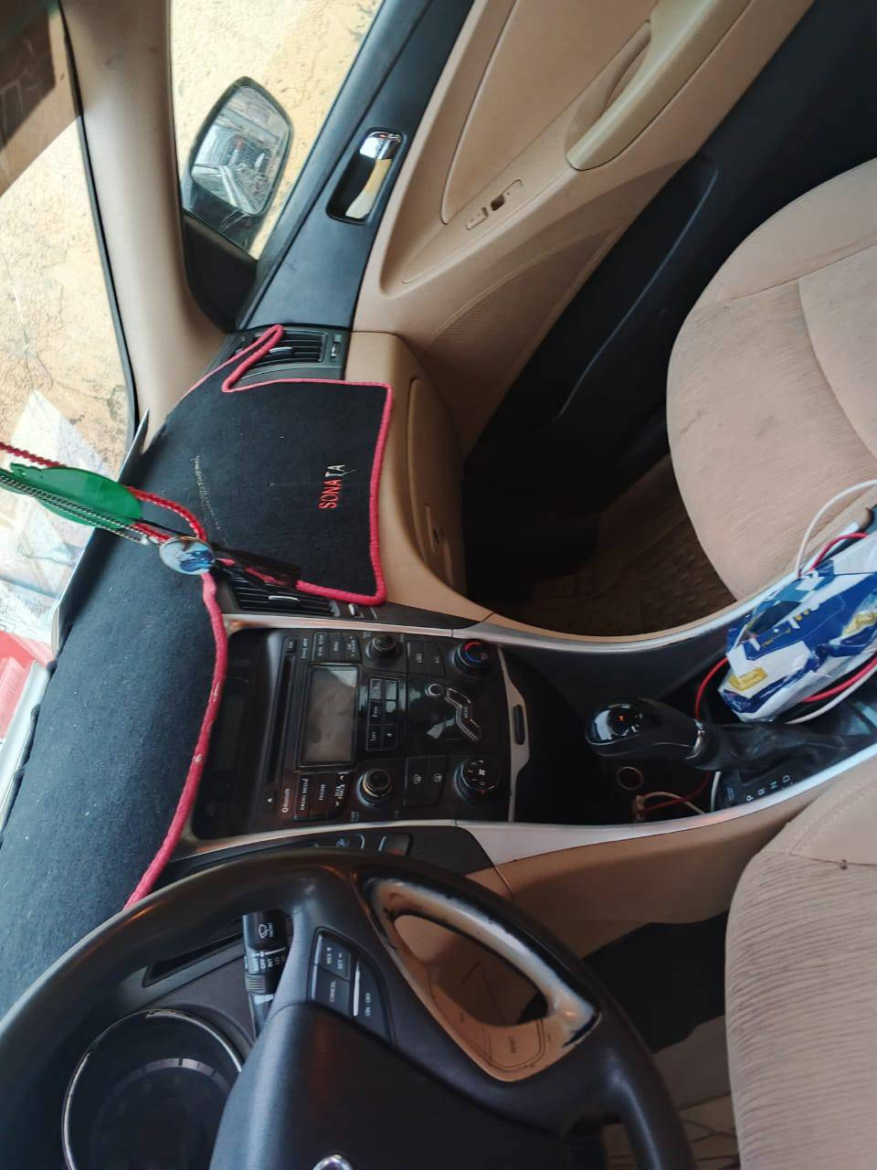 سلام عليكم سوناتا 2013وارد أمريكي سيارته جاهزه بس المكينه كايمه السعر 73وبيه مجال  المكان ناصريه ناحية الفظليه ***********

