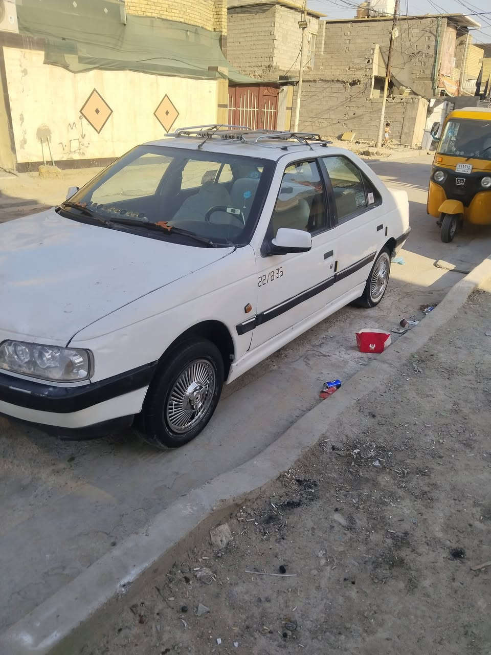 السلام عليكم بيجو 405 للبيع 
السعر 29مكان السياره بغداد رقم الموبايل ***********
