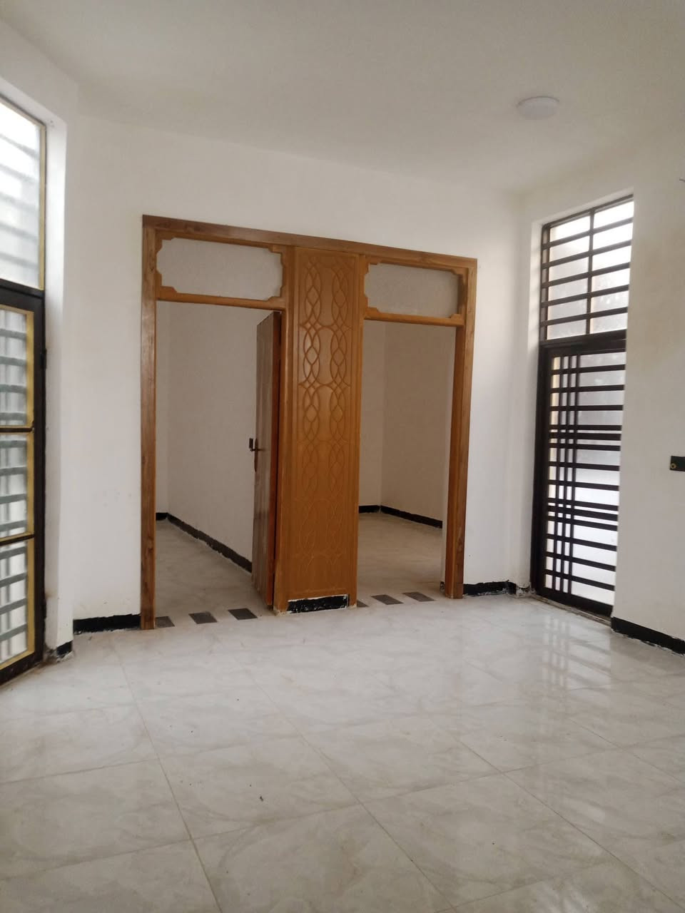 بيت للبيع 120متر السعر 38وبي مجال النجف مقابل ملحق قريت الغدير ***********
