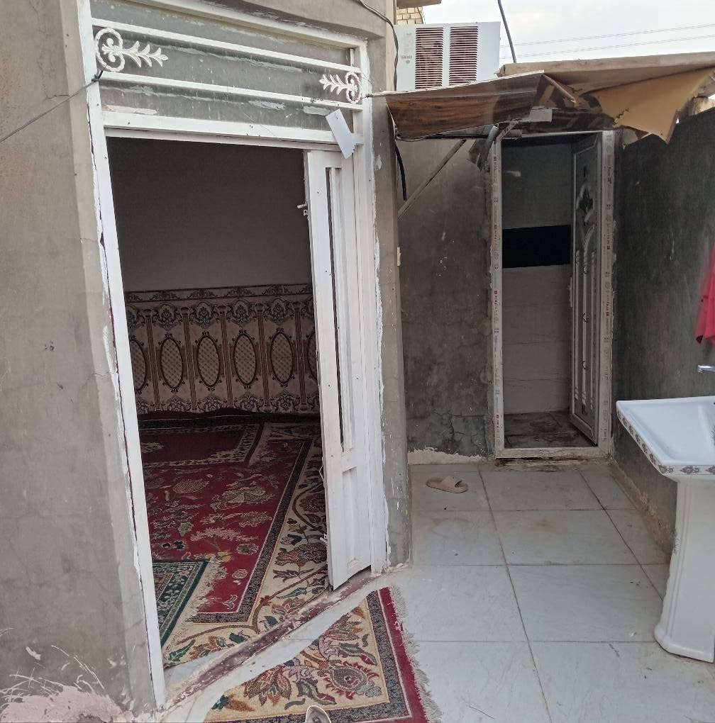 ١٠٠متر مربعه غرفه وصاله ومطبخ وحمامات وستقبال السعر ٢٥ غفل مكتب التساهل العقار العنوان شارع المطحنه عمود ٢٨٢مقابل ***********اتساب  النجف الاشرف النجف, العراق
