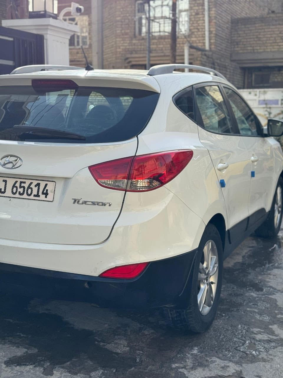 السلام عليكم توسان  خليجي موديل 10 
بيه  شويه داير والباب صبغ  سونار موجود 
مكاني بابل حله ماشيه 125 رقم بغداد بسمي
مكاني بابل حله نادر *********** 
السعر 125 وبيه مجال شي بسيط
