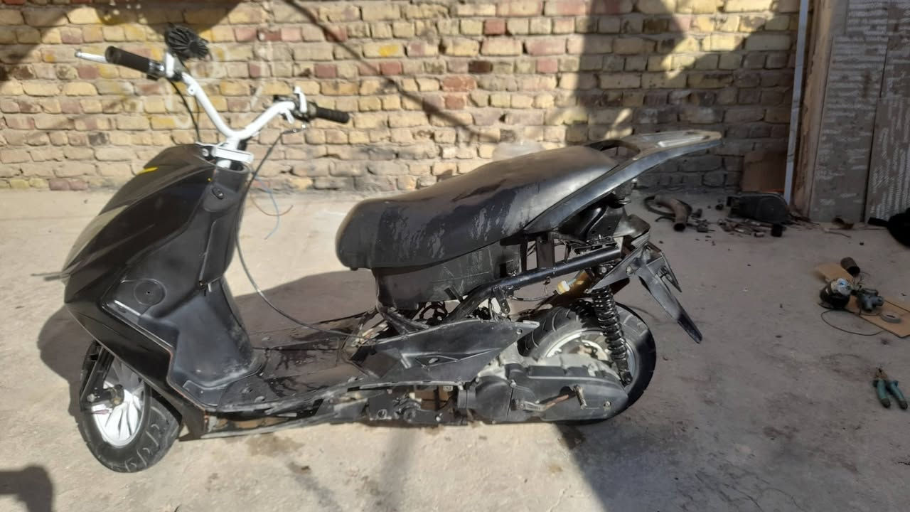 سلام عليكم
حبايبي سگنس ياباني مكينه ماكس 
الدراجه جاهزه من مكينه من ضفيره شوكت مايعجبك شغل واطلع كفراته البقيه موجودات من شوته وكفرات وصفاحيات المكينه بيه خيط بخار بس بل تشغيله
مكاني الديوانيه الشافعيه  امراوس بفراشه او بيع 
سعر 200 خاص موجود ***********
