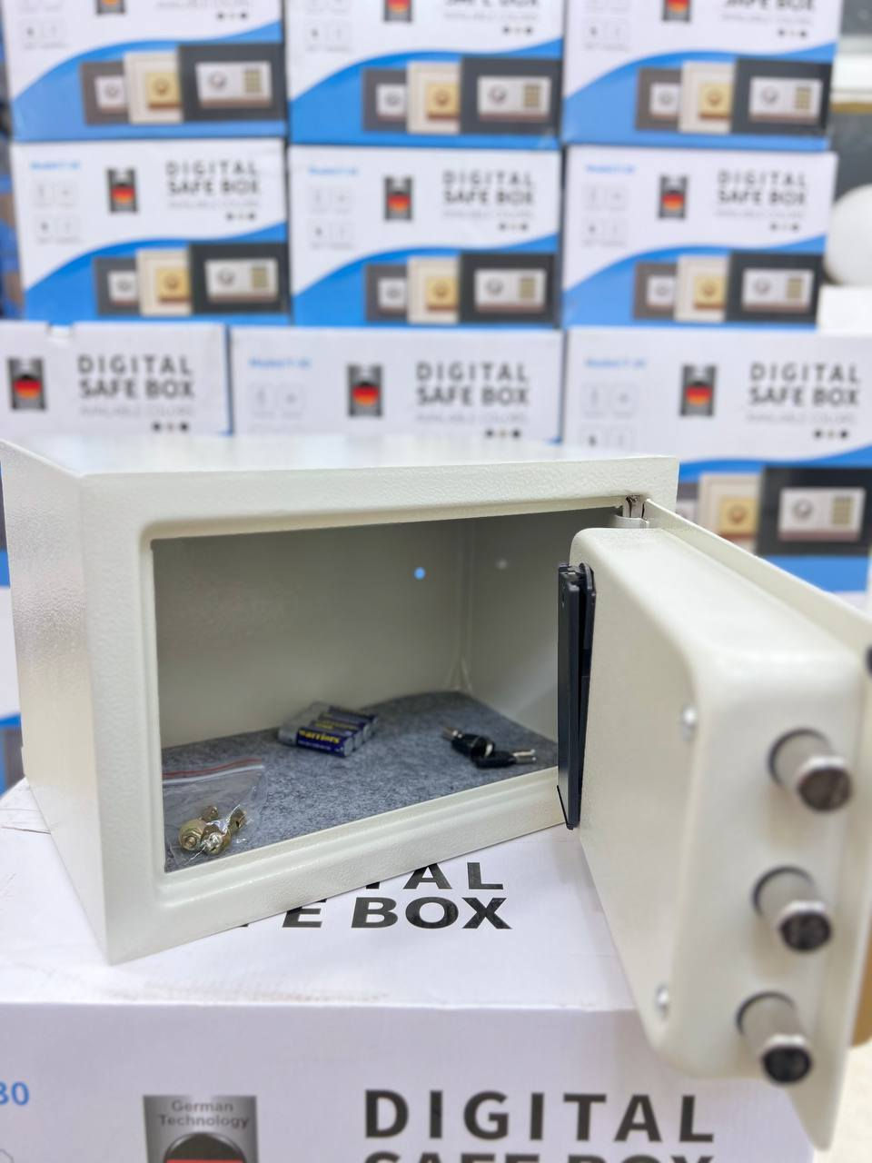 عرض 30سم ارتفاع 20سم عمق 20سم 
وزن 4 ونص 35 توصيل مجاني جميع المحافظات للحجز والاستفسار مراسلة واتساب *********** بغداد, العراق
