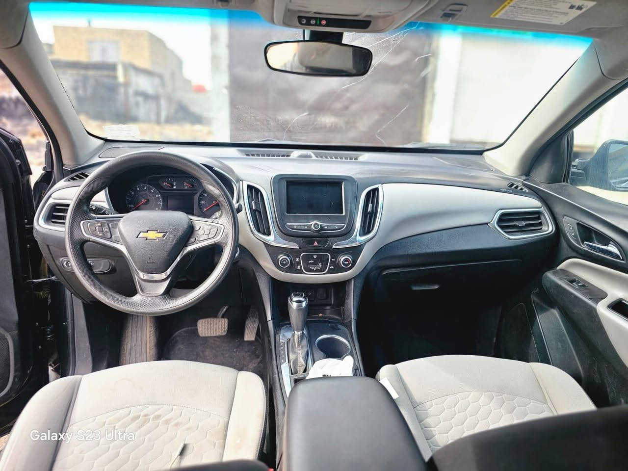 كوينس شوفر اليت،مديل 2019خداديه وت جديده وتخم تاير  وتبرد خير من الله رقم واسط مداور ثاني يوم امراوس حسب القناعه 125 وبيهه مجال الطيبين خواني القوالي الي مايعرف بسعره لايكسر بحلال العلم واني خدم الكم سياره حدث جمالاق وبنيت وصبقت بيهه 3قصع يعني صارت خمسه قطع صبق باب العبري وباب السايق ولبجم *********** مكاني واسط مركز المدينه
