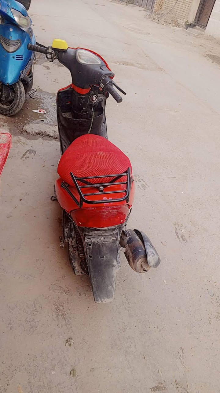 السلام عليكم ماكس عدله للبيع 
مال رمبه صارلها عندي 5اشهر السعر 400وبيها مجال قليل حك الجيه المكان سريدات قرب الشعب (***********) الاتصال على الواتساب ♥️
