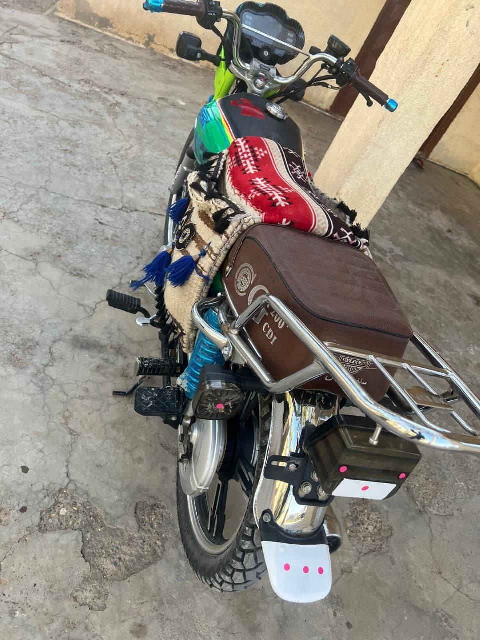 سيفان موديل 2024 دراجه كفاله عامه محرك جديد كهربائيات كامله درجه كلها علاء وضع شركه محرك 200 سعر تصل وتدلل مكان ديالى بعقوبة ناحية كنعان ***********
