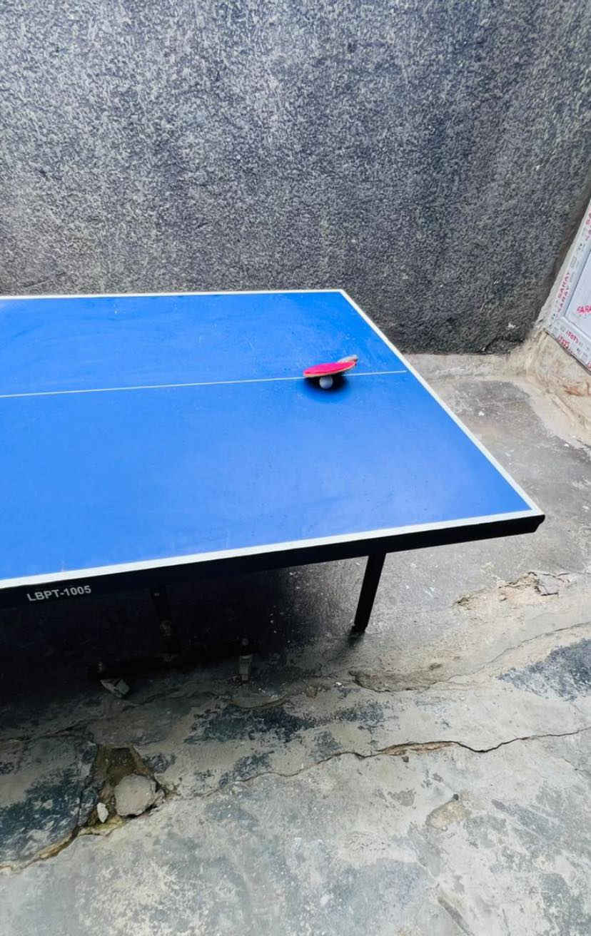 منضده مستعمله نضافة 
80%  مابيها اي مشكله 
مكان بغداد - زعفرانية
سعرها 125 الف 

لتواصل واتساب فقط
***********
