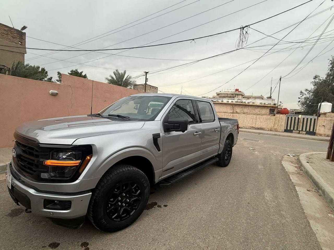للبيع فورد F150 
موديل 2024
محرك 3500
6 سلندر هايبرد السيارة بيها تبديل بانيد نفس اللون فقط ايرباك دركة طاك ومصلح 
مكانها بغداد السيدية 
للاستفسار الاتصال على الرقم 
 *********** واتس اب فقط
او 
***********
