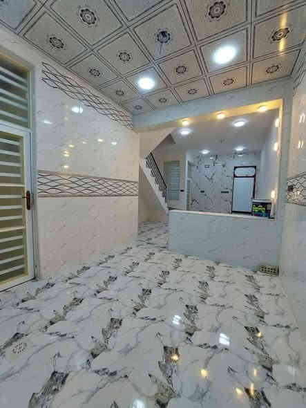 دار للبيع المساحه 100ً 
 طابو صرف حي ميسان قطاع 23 مجاور شارع عوده بنيان درجة اولًى بنيان حديث باقي يحتوي على غرفه وصاله ومطبخ واستقبال وصحيات داخليه وخارجيه للاستفسار الاتصال على الرقم التالي الكوفي للوساطة العقاريه ***********
