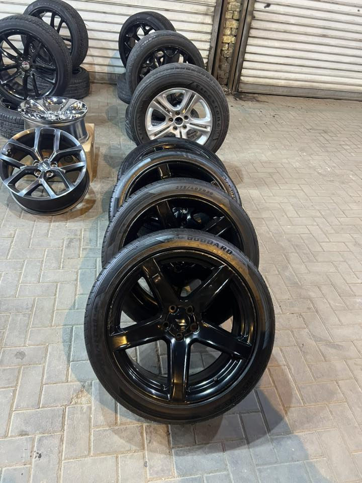 السلام عليكم ويل نجمه 20 بدون لا تصليح ولا فطر ابد تايرات جدد والويل جديد سعر 6  💵 ***********
