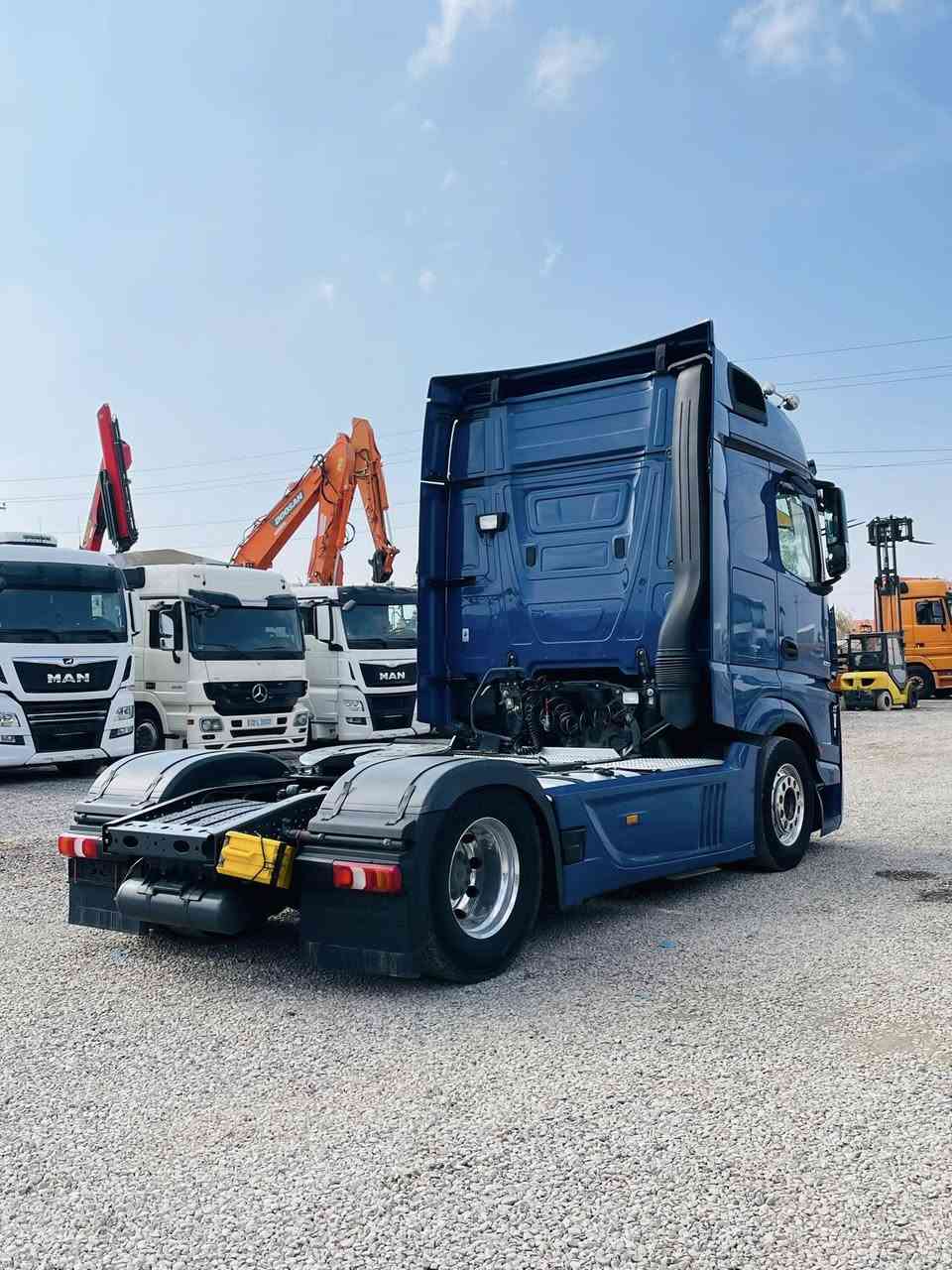 وحش جديد 1853-2018
  450$$✅ماشي 600km
    معرض   محمد علي
         ☎️📱 *********** 
         ☎️📱 ***********
    ساعات:  ٩:٠٠صباحاً   -  ٧:٠٠مساء⏰
    بيع وشراء جميع الاليات الثقيله ✅
           عنوان أربيل/ شارع كركوك ✅📍
