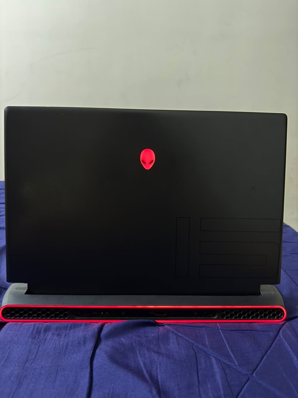 Dell Alienware m15 R6
السعر : 1300    مليون و 300 الف
المواصفات:

🔹 CPU: Intel Core i7-11800H (8 Cores / 16 Threads)

🔹 GPU: RTX 3070 8GB (نسخة 130W القوية جدًا)

🔹 RAM: 16GB DDR4  

🔹 SSD: 512GB NVMe GEN 4×4

🔹 الشاشة: 15.6 FHD / 360Hz 🔥

🔹 مناسب للألعاب الثقيلة، هندسة، مونتاج، وبرامج التصميم

📩 للاستفسار أو الجادين فقط خاص.


**إذا كنت صاحب هذا الإعلان وتريد حذفه لأي سبب، رجاءا أرسل رسالة إلى الدعم الفني**