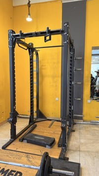 قفص دبني مع القاعده اصلي  ..نظافه ٩٠٪؜  07728488310