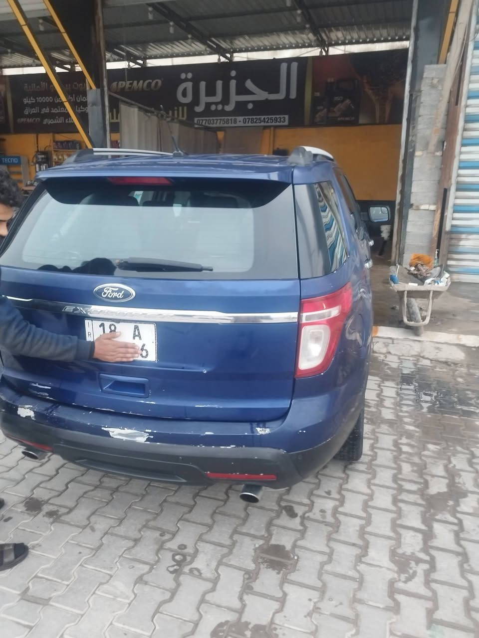 للبيع سيارة فورد اكسبلور موديل 2013 وارد امريكي اللون ازرق نيلي السعر 125 ورقه مع المجال القليل الرقم انكليزي بابل باسمي سنوية مجدد حديثا نافذه لغاية 2031 الاضرار الجاملغ خلف السائق 
المواصفات
1• مكينه جديدة
2• كير جديد
3• شاشة لمس
4• تبريد ثلاث قطع ثلج
5•تدفئة شغاله
6• كشنات اماميه كهربائيه
7• حساسات وكاميرة خلفيه
8• المري الجانبيات رادار و وبلاجكتور ترحيب و هيتر
9• تحكم استيرن الجهتين
10• ويل كب بلادي
يوجد فيها مواصفات اخرى
الاتصال على الرقم ***********
