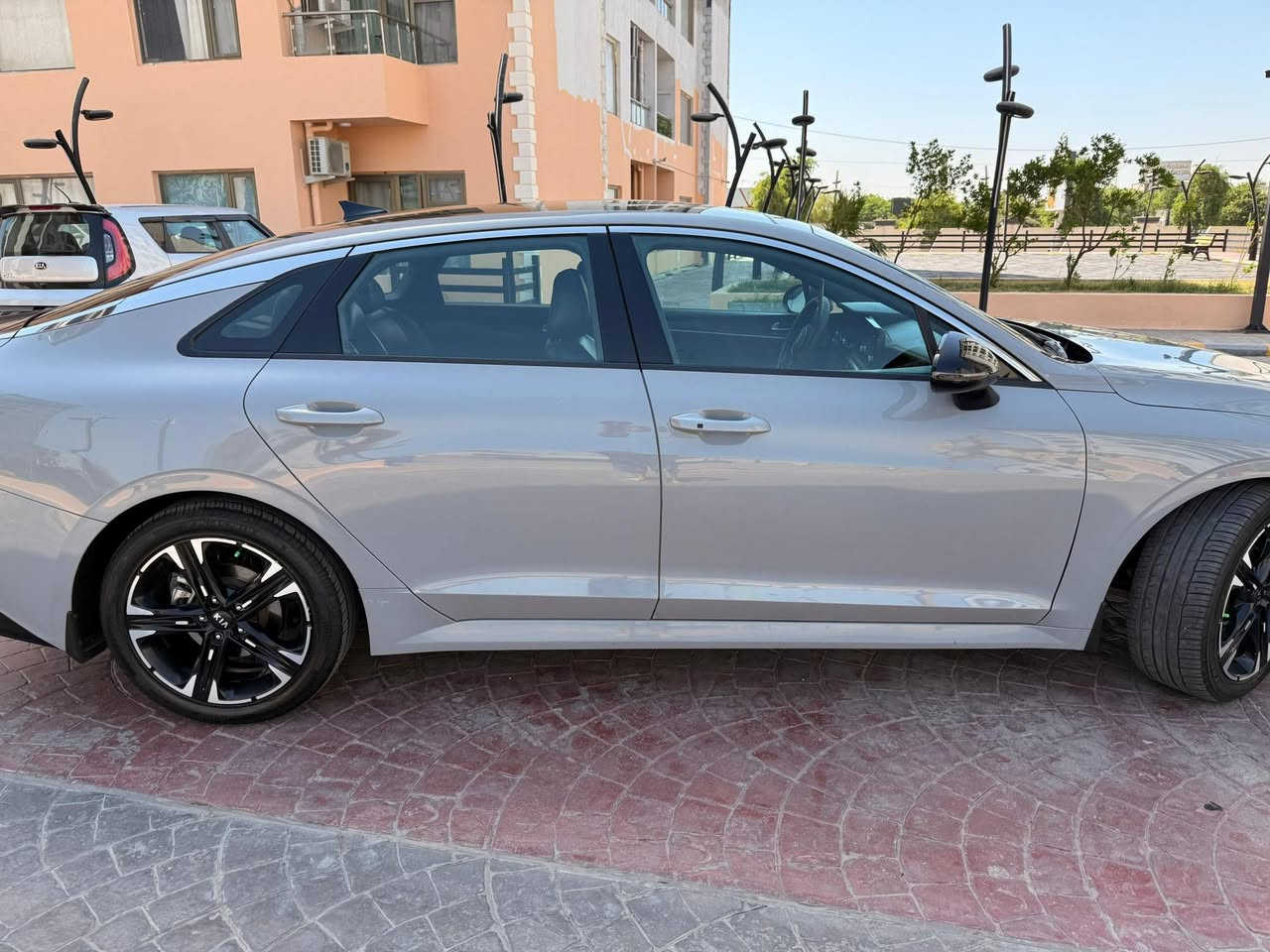 كيا K5 2021 GT لاين♤كلين كلين لوسمنتي مميز
فول مواصفات💯
🔧 المحرك: 1600 تيربو
⚙️ ناقل الحركة: أوتوماتيك + عادي
🌞 فتحة بانوراما
🔘 بصمة تشغيل
🔥 كشنات تدفئة
🔥 ستيرن تدفئة
🔋 شحن هاتف لاسلكي
🛣️ قيادة ذاتية على الخطوط السريعة
🅿️ هاند بريك بصمة
📡 تشغيل عن بعد
🎯 مثبت سرعة
🛑 نظام ABS
⚠️ مانع انزلاق
📉 حساس ضغط الإطارات
💡 بك لايت LED
📺 شاشة
📡 رادارات جانبية
👁️ مراقبة النقطة العمياء
🛣️ رادار المسار
💺 كشنات جلد
🔌 مقعد السائق كهرباء
💡 لايتات ثلاث عدسات
🚦 نظام قيادة (Eco + Sport + Smart + Normal)
📶 بلوتوث + AUX + USB
🎛️ تحكم ستيرن كامل
🛑 أوتو بريك
🗺️ خرائط
🎮 ستيرن حرف D
💡 زينون LED
🔄 توقف ذاتي عند الرجوع
📦 صندوق ذكي
📄 رقم بغدااد
سياره كلين كله ع البلادممفتوح بيه اي شي رايدهاب١٦٥مكانه بغدادالسيديه الشراي  يتصل***********/***********
