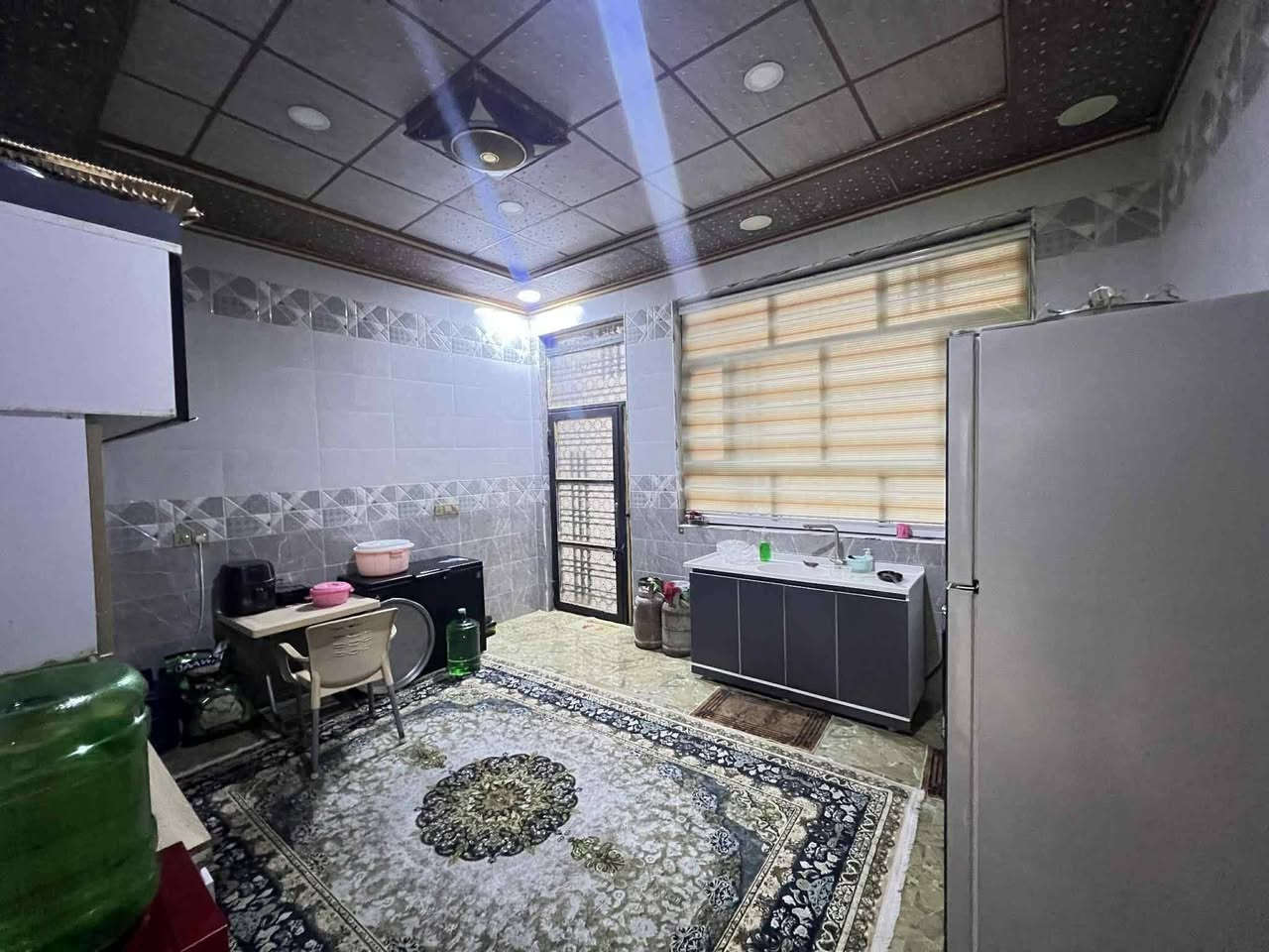 ياالله
السلام عليكم
يعلن مكتب الخبير للعقارات
وجود دار زراعي للبيع مساحه 165م طابقين
الموقع //حي المصطفئ قطع حسنين
واصله كافه الخدمات من ماء وكهرباء وتبليط 

مكوناته //استقبال ومطبخ وصاله وغرفتين نوم ومجمع صحيات داخليه وخارجيه
الطابق الثاني //غرفتين نوم وصاله وصحيات
علما ان البيت بناء جديد فول وكله ديكورات ونقوش مغربيه 

السعررررر //130مليون  وقابل للتفاوض
للاتصال (***********)
