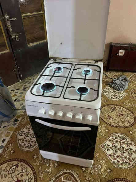 للبيع طباخ تركي شركة نوال 4 عيون وفرن نضيف السعر 75 الف وبي مجال
هـ ***********
