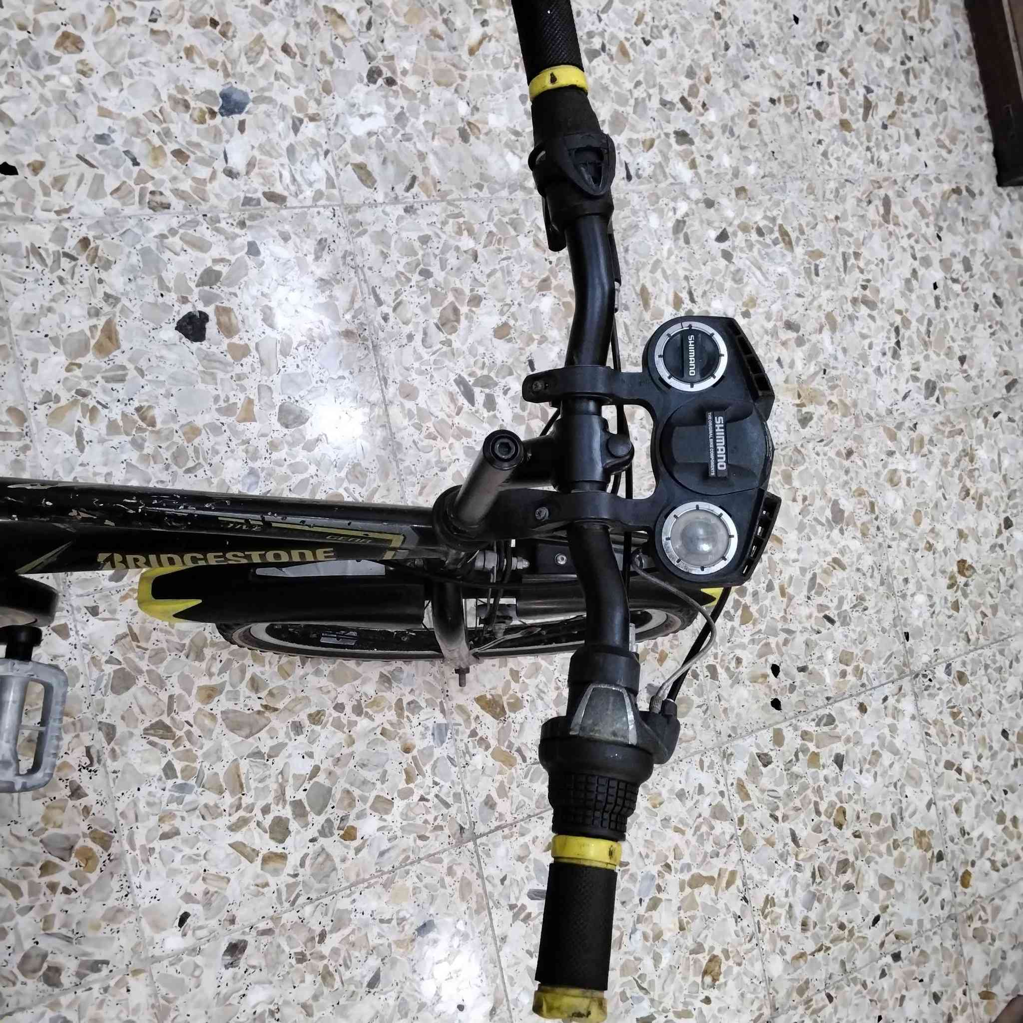 السلام عليكم بايسكل جبلي ماركة برجستون ياباني حجم ٢٠
 البايسكل كامل مابي أي نقص الكير شغال البريكات شغاله             السعر ٦٥ وبي مجال  
 العنوان بغداد شارع فلسطين رقم الهاتف ***********
