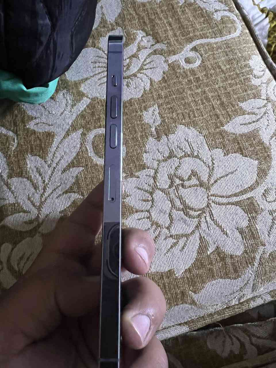 ايفون 13 برو ماكس أمريكي
بطاريه : 86
ذاكرة : 128 
نظافه : 100%
الجهاز كُلش نظيف ومامفتوح اي شيء بي، ويه شاحنه وسماعه اصليات ،
السعر : 690 وبي مجال بسيط ،
عنوان : بلديات شارع المصرف ،
الرقم : *********** 
متلگه جهاز بهـيج نظافه .
