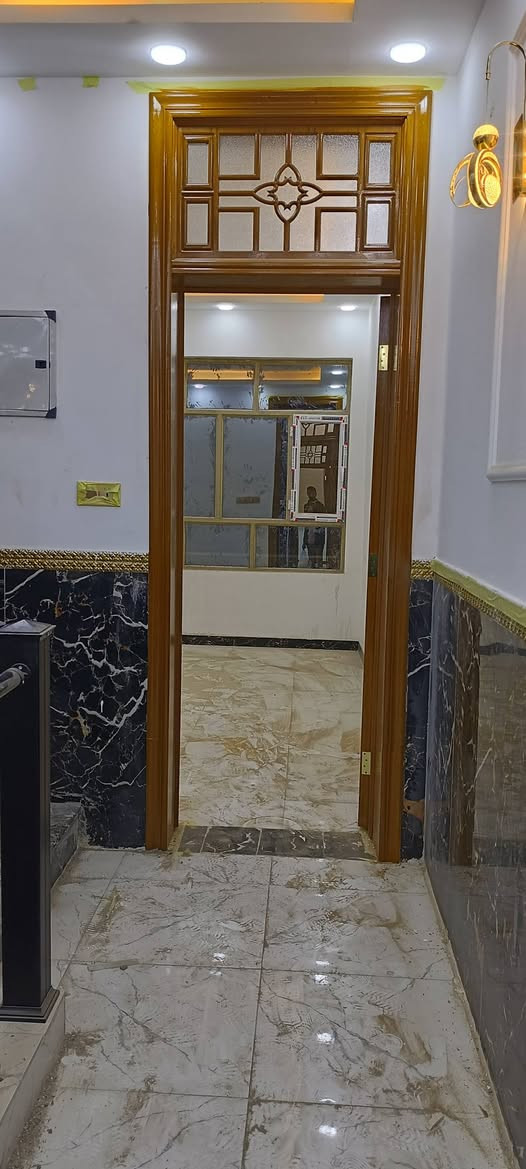 دار  للبيع 100م طابقين حي الجامعة بناء حديث شارع 10 مقابل عاصمه الثقافة 
يحتوي على 3غرف نوم وصالتين وصحيات داخليه وخارجيه  ومطبخ واستقبال 

الارضيه مرمر واجهة بورسلين سقوف جمس بورد  الماء الكهرباء المجاري درجه اولى سطح اشتايكر 

__العنوان /النجف الاشرف _حي العدالة _شارع المستوصف 
 
نستقبل جميع العروض التجارية في كافه احياء النجف اداره مكتب الميار للعقار 

🟨للاستفسار الاتصال على الرقم التالي او مراسلة الصفحة 
 
📞 عباس الجنابي ***********
