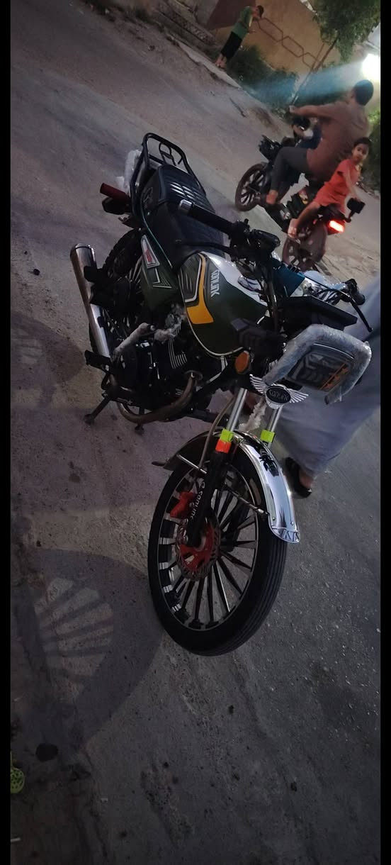 سلام عليكم سيفان 25 للبيع 🤚🏻
مكينه 200ss مكينه بيها 
شلعه ومعدل يخبلن ❤️‍🔥
كلها شغاله سلف هندر دشبول اشاير مازده ❤️‍🔥
بصمه سويج الدراجه متعوب عليها ومماشيه هوايه بس الصالنصه مو وياها والباقي كله🫶🏻 ومجنبزه شي قليل مو هوسه العنوان ديالى خالص هبهب رقمي *********** سعر 775 بيها🩵 مجال قليل لي ميعجبه يعبر المنشور🤷🏻‍♂️

