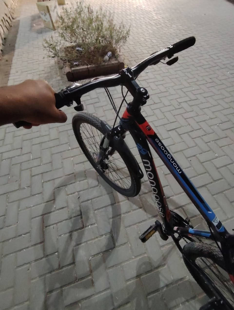 السلام عليكم اخوان بايسكل رياضي حجم 29 للبيع نظيف جدا جدا سعر 130 مكاني بغداد مدينة الصدرر
واتساب ***********
