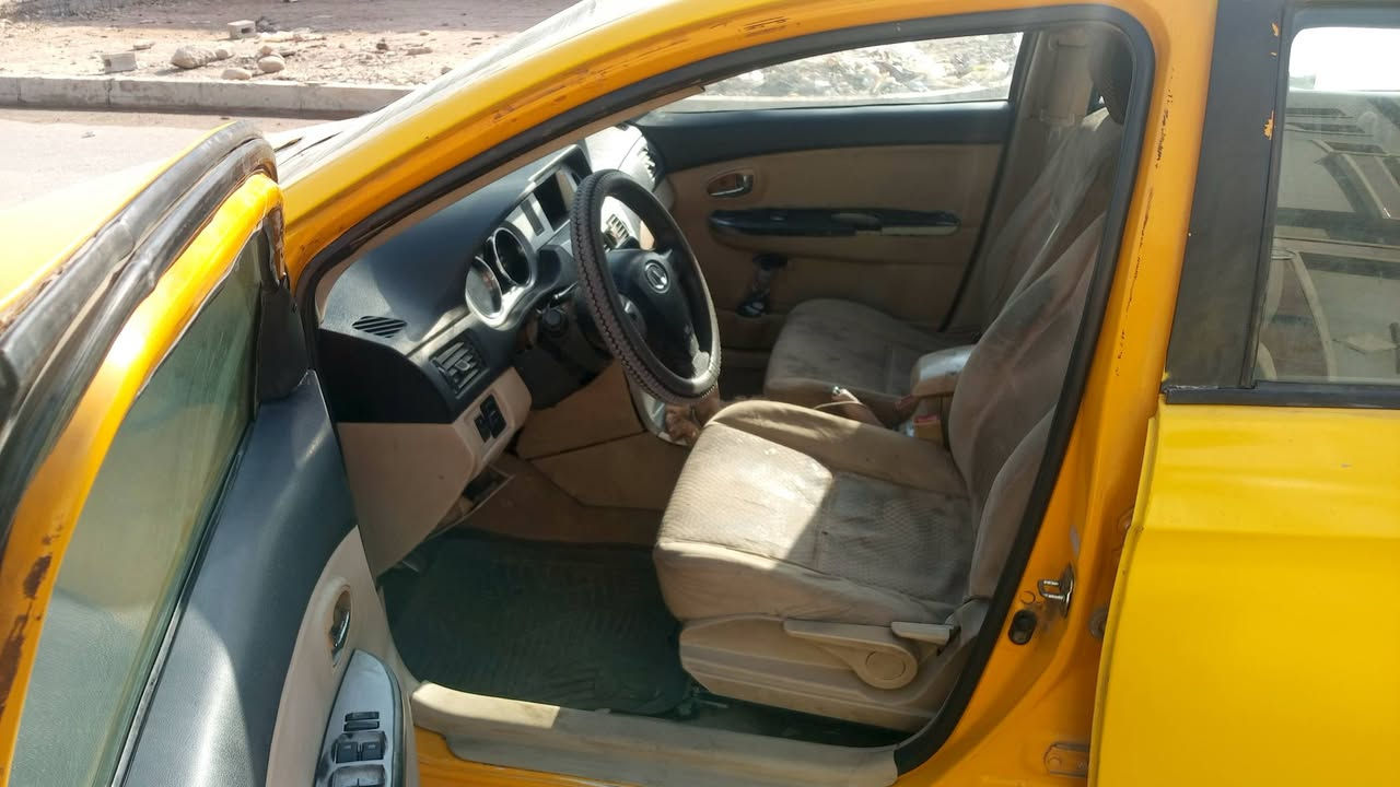 كريت ويل فلوكس2011 رقم جديد بأسمي كير محرك شرط ضررها جاملغ الخلفي اليمين ضرر تحرير كابون بانزين هيئة غرامه صفر 35 بيها مجال ملاحضه السياره فاقده الدوسه البانزين كهربائية بعد ماوديتها للصناعه بس تمي ع سلولي***********
