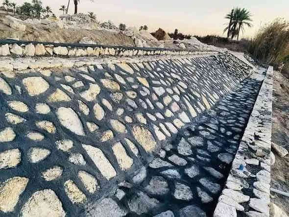 بناء حجر كرسته وعمل تطبيك ممرات بحيرات شواطي ***********@*********** حلة
