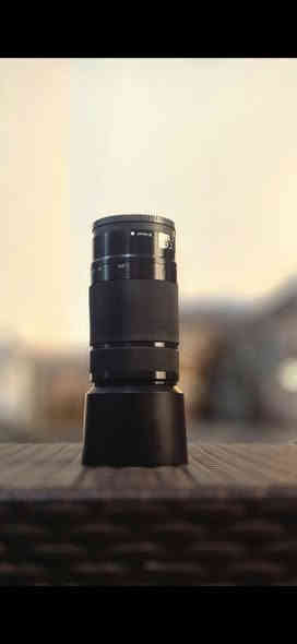 للبيع عدسة Sony 55-210mm أصلية 🔥
عدسة بحالة نظيفة كلش، ما بيها لا خبطة ولا عيب.
استخدام خفيف ومحافظ عليها مثل الجديدة.
مناسبة للتصوير البعيد، البورتريت، والڤيديو… وتشتغل على كل كاميرات Sony 
✨ مواصفاتها:

زوم 55-210 ممتاز للّقطات البعيدة

تثبيت صورة OSS

فوكس ناعم ومرتب
عزل 

العدسة خفيفة ومثالية للسفر

للمهتم يتواصل وياي عالخاص 🌟
***********
