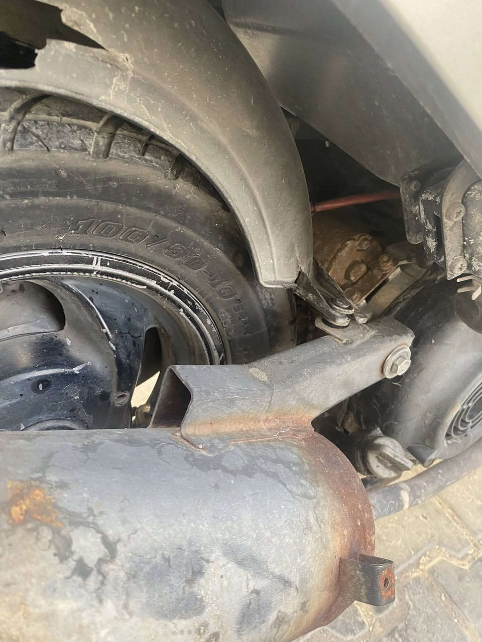 السلام عليكم 
بريز جديده شلعه ومعدل 
كفرات اصليه 
كلجات جديده كامله كلشي بيهه شغال 
٦٥٠ 
وهذه رقمي 
***********
