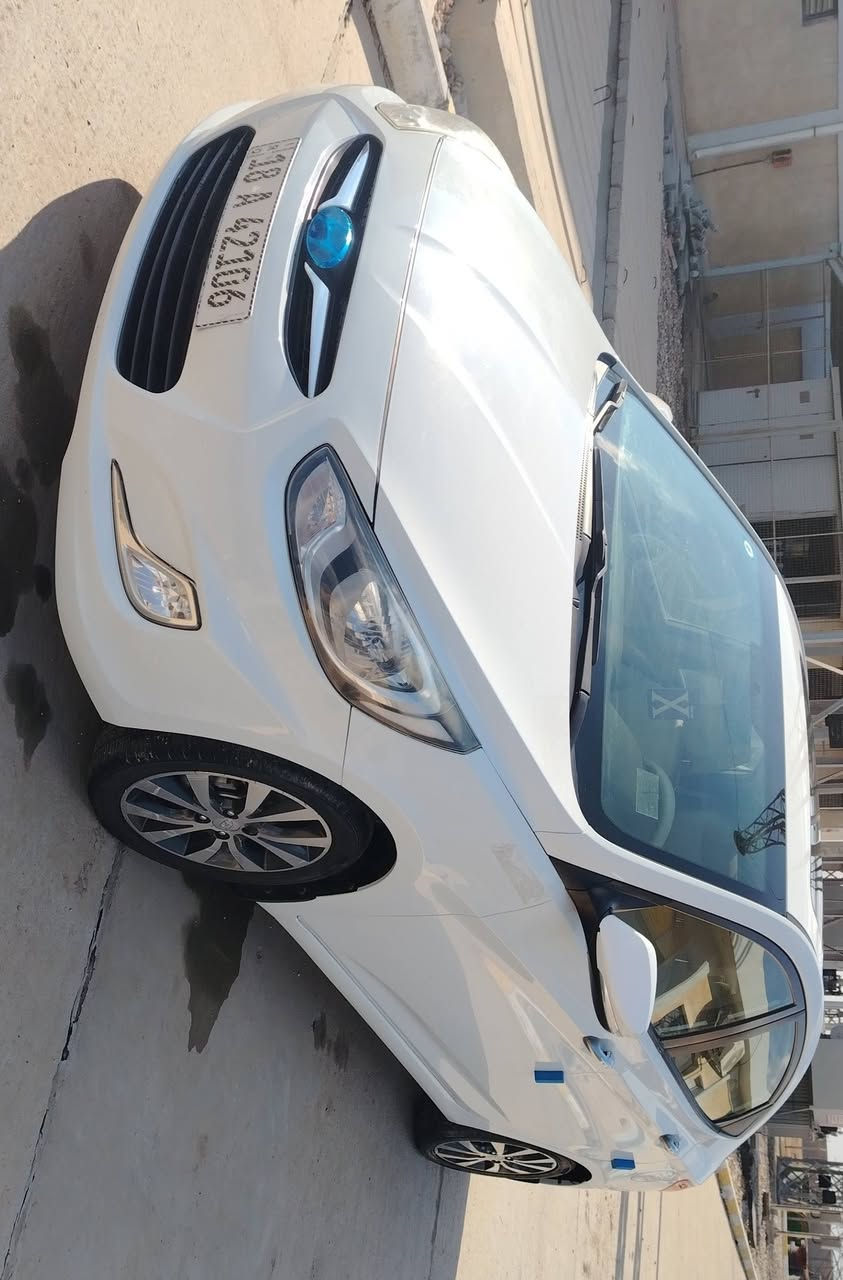 السلام. عليكم. 
أكسنت موديل 2015
مكفوله كفاله عااامه السونار مرفق مع المنشور
كير مكينه حداديه تخم تاير كله 
جديد وبلادي مكينه 1600دوش قطرتين
كفاله عامه بس بيه بارد بكد الصبع بالجاملغ الخلفي بالهلال. تبريد ثلج تدفاء شغاله كهربايات بلادي فول مواصفات فتحه سقف كامرا شاشه كبيره ماشيه ١٠٧ الف حقيقي 
رقم بابل إنكليزي بسمي تحويل مباشر موقع السياره الديوانية السعر ١١٨ قفل
الاستفسار***********
