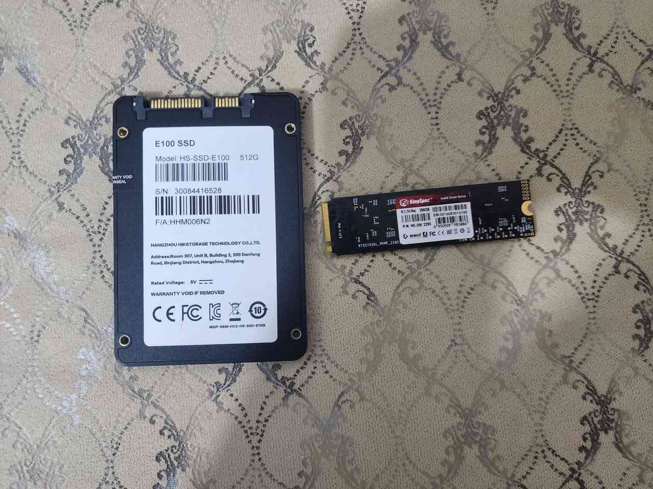 السلام عليكم
هاردات للبيع 
هارد SSD 512G شغال مابي اي مشكله 
سعر 55 الف 
هارد M.2 256 NVME 
سعر 35 ااف
مكاني بغداد توصيل موجود


**إذا كنت صاحب هذا الإعلان وتريد حذفه لأي سبب، رجاءا أرسل رسالة إلى الدعم الفني**
