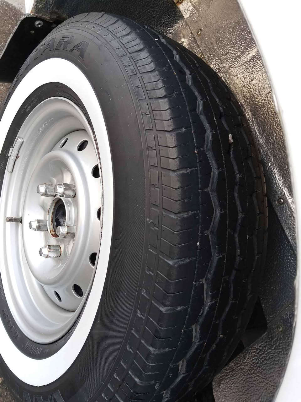 اطارات تخم للبيع نضاف 14 R  سعرهن 100 الف وبيهن مجال بغداد الحسينية مال راشدية 
*********** Colombo, Sri Lanka
