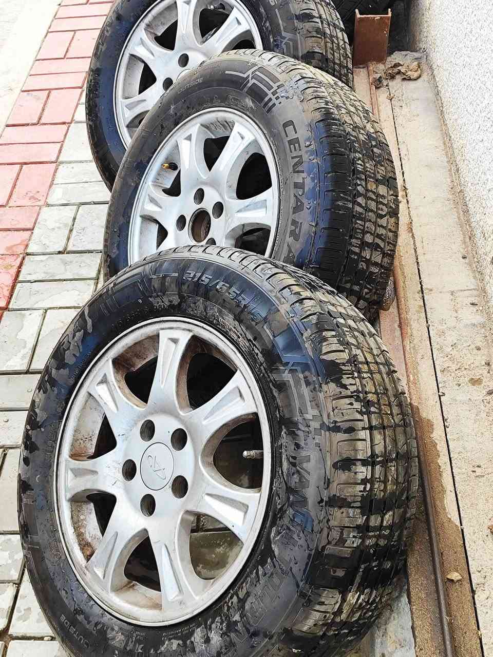 سلام عليكم تخم  تايرات جدد اب معنى الكلمه للبيع حجم ١٦ مال تيكو تريد هنه وال وياله تريد بس تايرات سعرهن ٢٧٥ الف مكانهن كربلاء للتواصل ال اتصال على الرقم ***********
