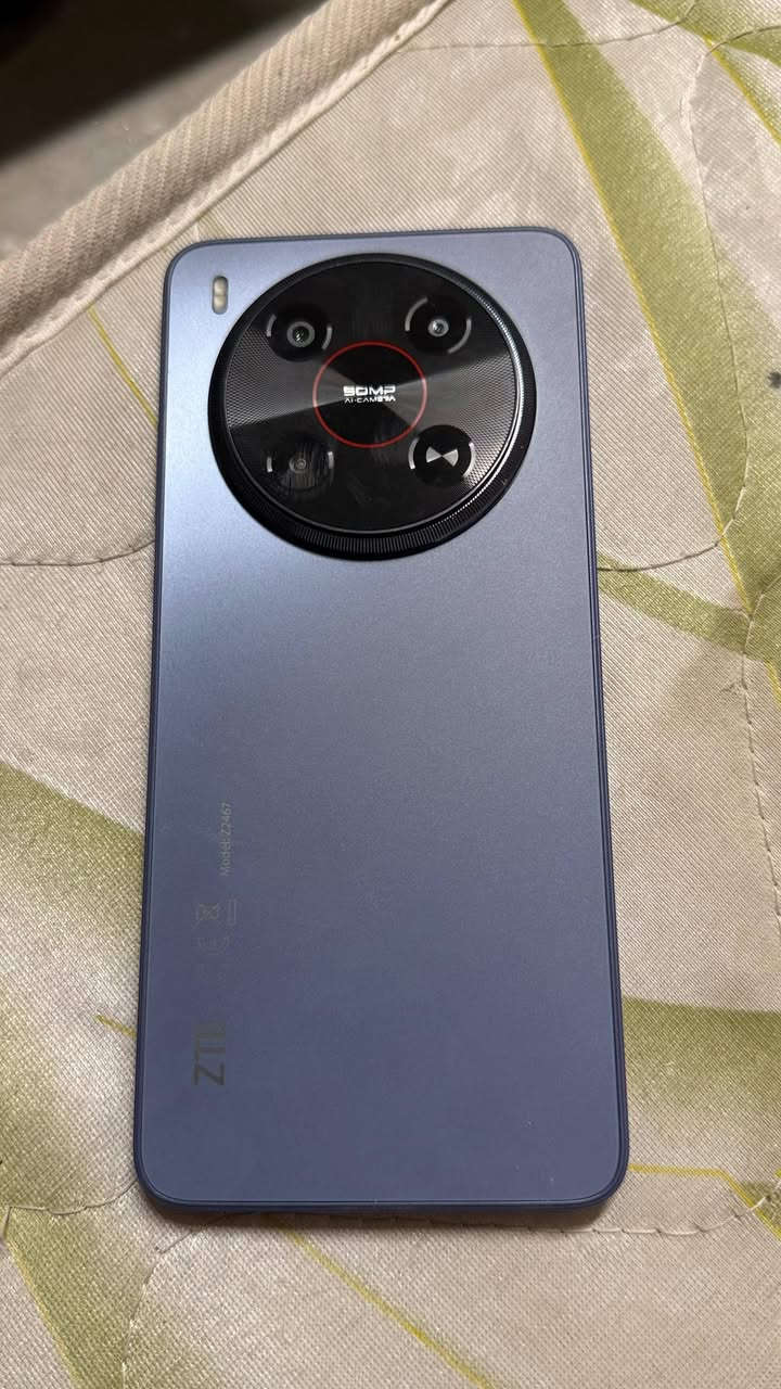 جهاز ZTE Blade V70 Max نظافه 99بالميه بطاريه ميه ذاكره 256سعر 400قفل مكاني خور الزبير ***********هذا رقمي وتساب اتصال
