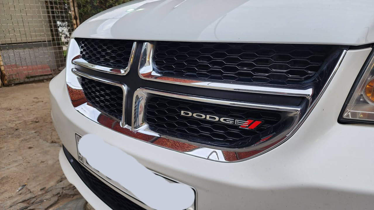 دوج كرنفان 2017 SXT للبيع
رقم أربيل – هزة جديدة 2027

سيارة نظيفة جداً ومواصفاتها كاملة، جاهزة للاستخدام بدون أي ملاحظات.

المواصفات:
7 راكب
كلين تايتل
بدون قطرة صبغ
الجامات بلادي مال شركة، بدون خدوش أو تصليح
سبايدر قمارة
تاير 17 جديد نوع دانلوب
تشغيل عن بعد
صندوق كهرباء
باب خلفي كهرباء
تبريد قوي (3 قطع ثلج) غاز الشركة
مقاعد جلد
كامرة خلفية بلادية

ماشية: 86 ألف ميل
العنوان: بغداد – زيونة
للاستفسار الاتصال على:
***********
