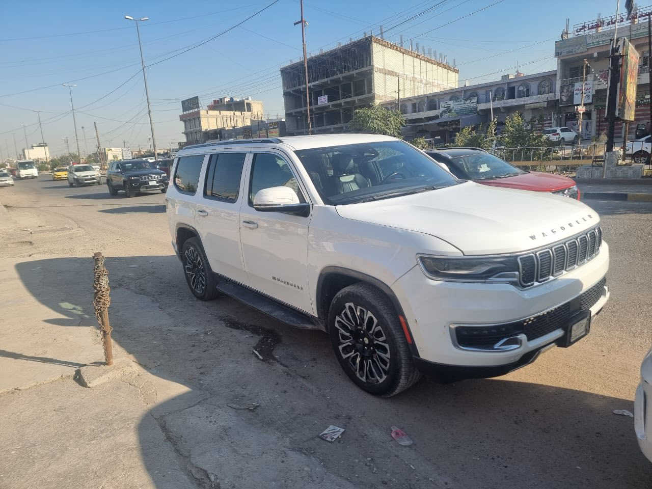 السلام عليكم ورحمة الله وبركاته للبيع جيب وواكنير موديل 2024 السياره فول مواصفات عدا الفتحه سياره جديده وضررها خفيف ومبدل بقطع اصليه  ماشية 30الف عنوانها بغداد البياع السعر 315$ وبيها مجال للاستفسار ***********
